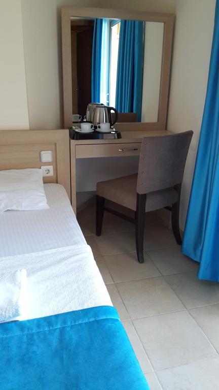 Adonis Hotel